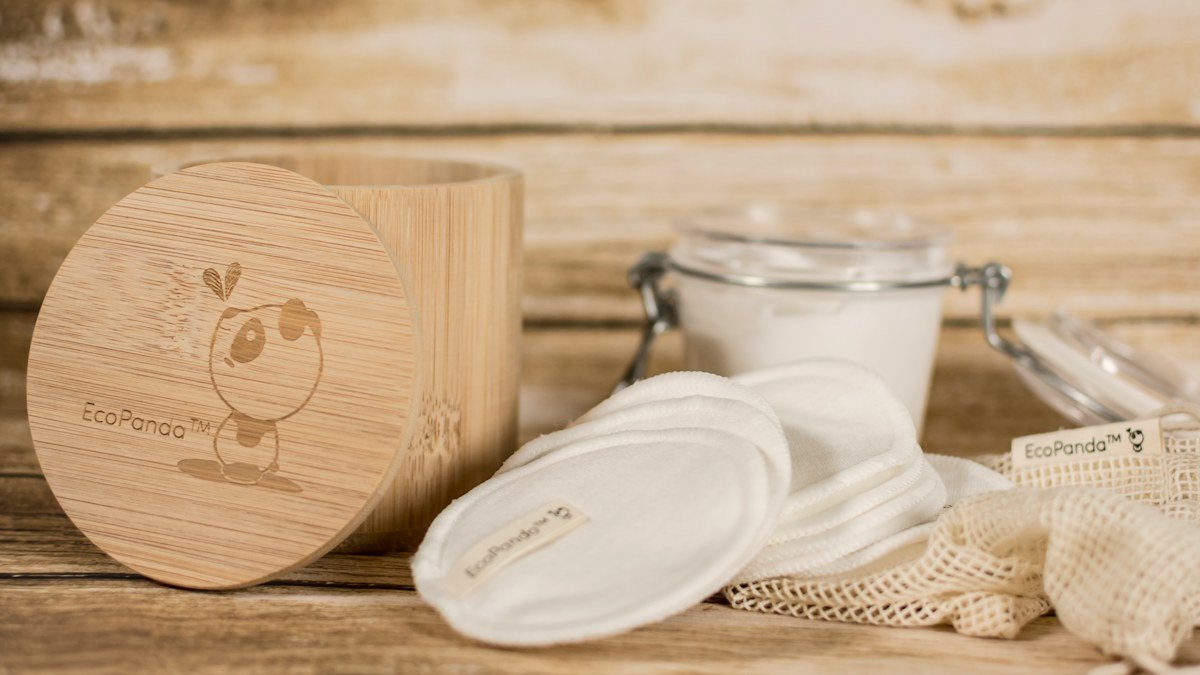 Reusable Cotton Rounds with Bamboo Storage Jar by EcoPanda